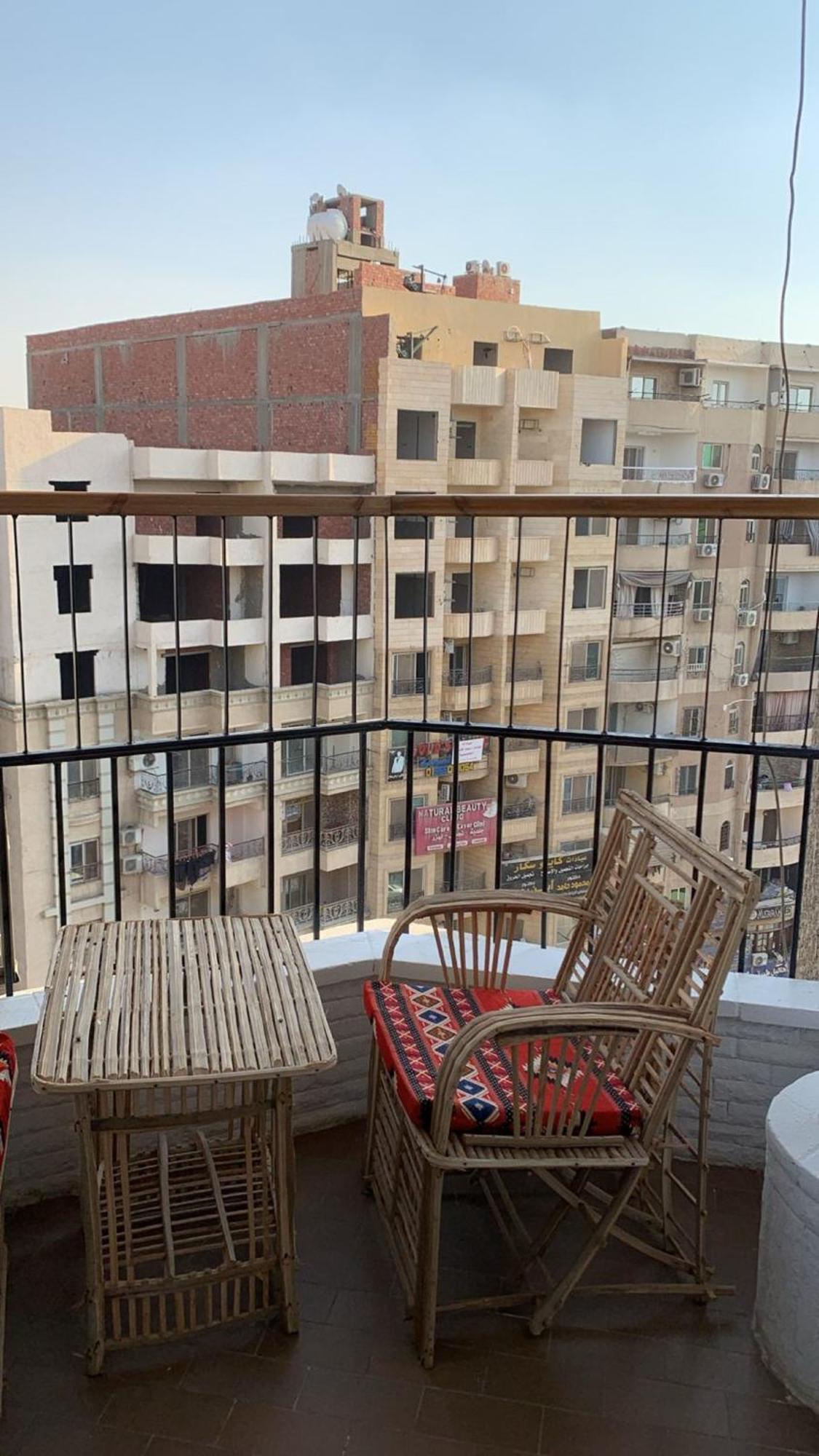 Pyramids Nights Hostel Kafret el-Gabal Kültér fotó